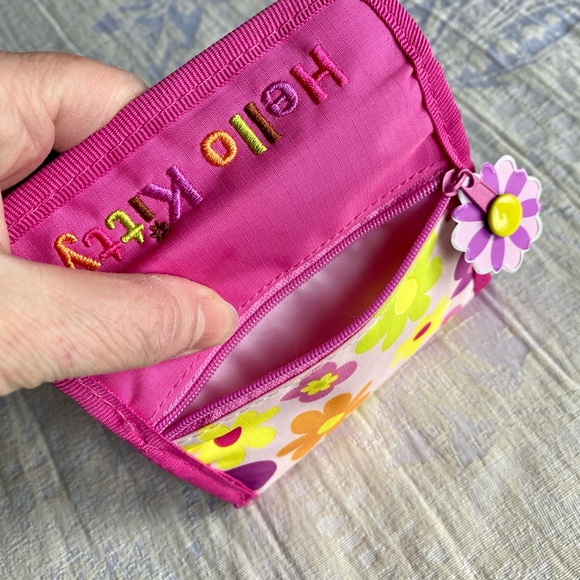 Hello Kitty Wallet 2011 - Picture 8 of 13